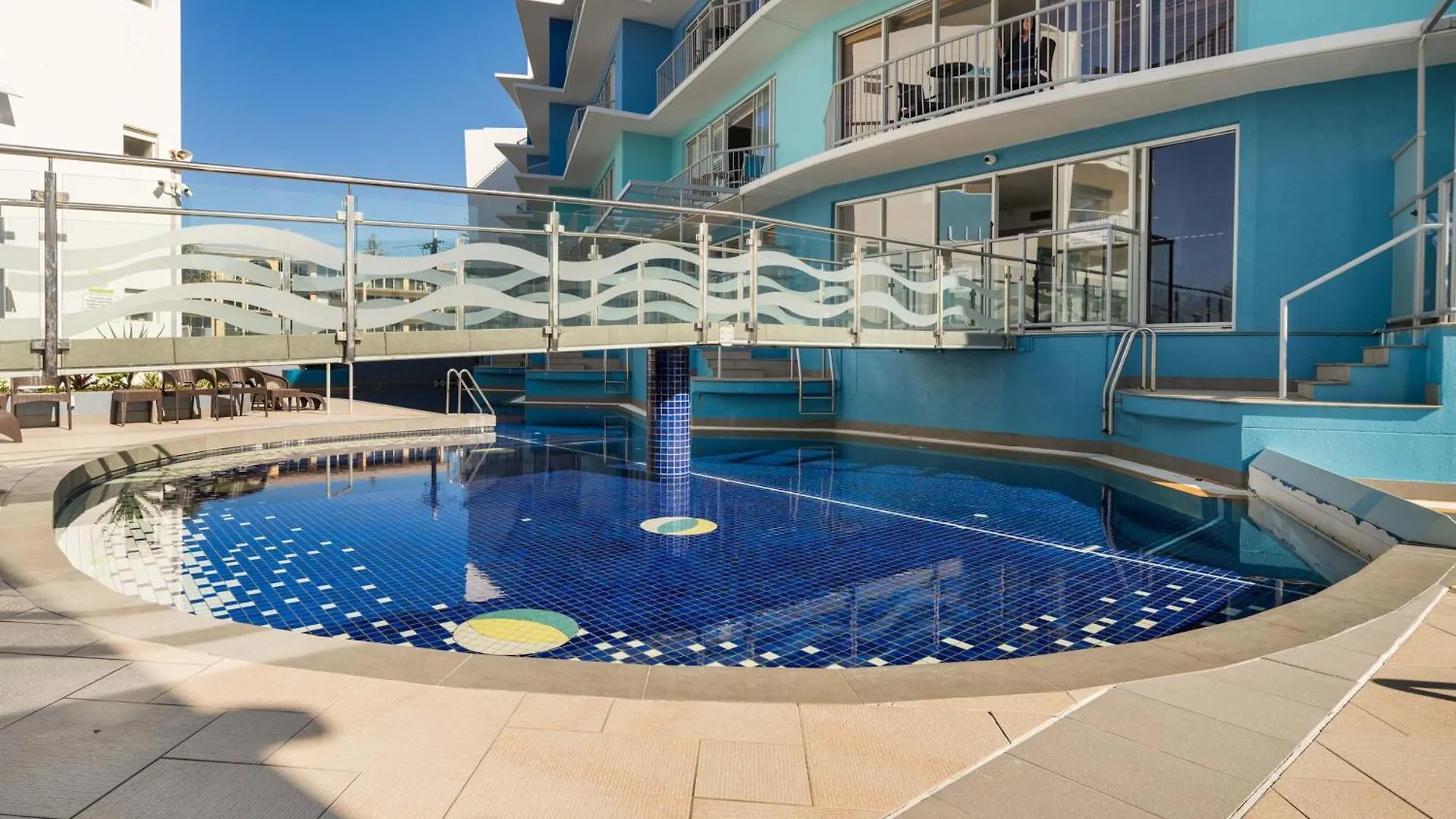 Oceanfront Views At Rolling Surf Resort Caloundra Lejlighed